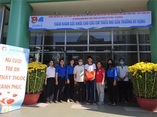 Học sinh trường Hy Vọng Quận 6 khám sức khỏe trong ngày khởi động Tháng Thanh niên năm 2024